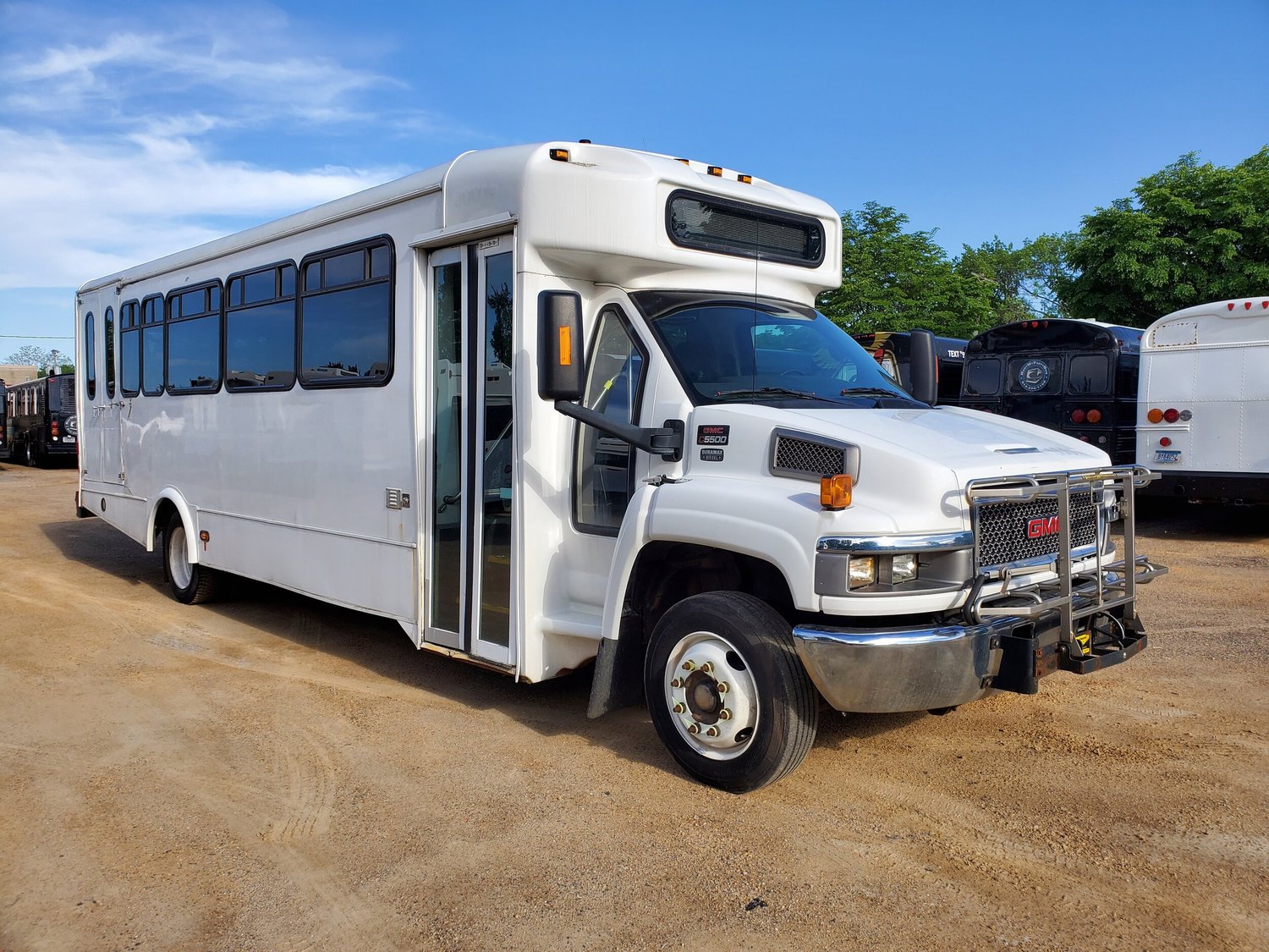 2009 GMC C5500 Shuttle Bus for sale - Quality Buses For Sale, St Paul MN