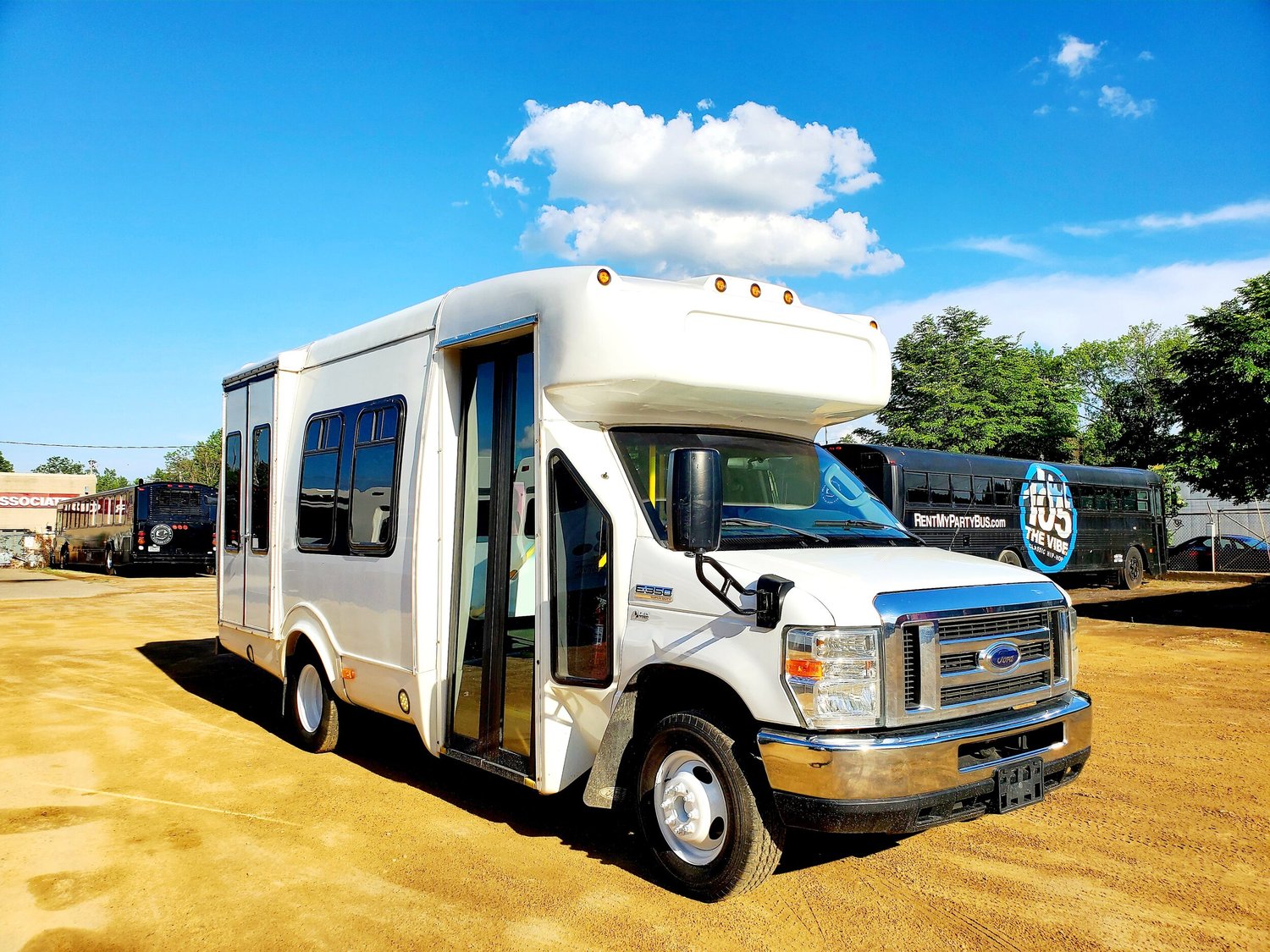 2893 2013 E350 for sale - Quality Buses For Sale, St Paul MN