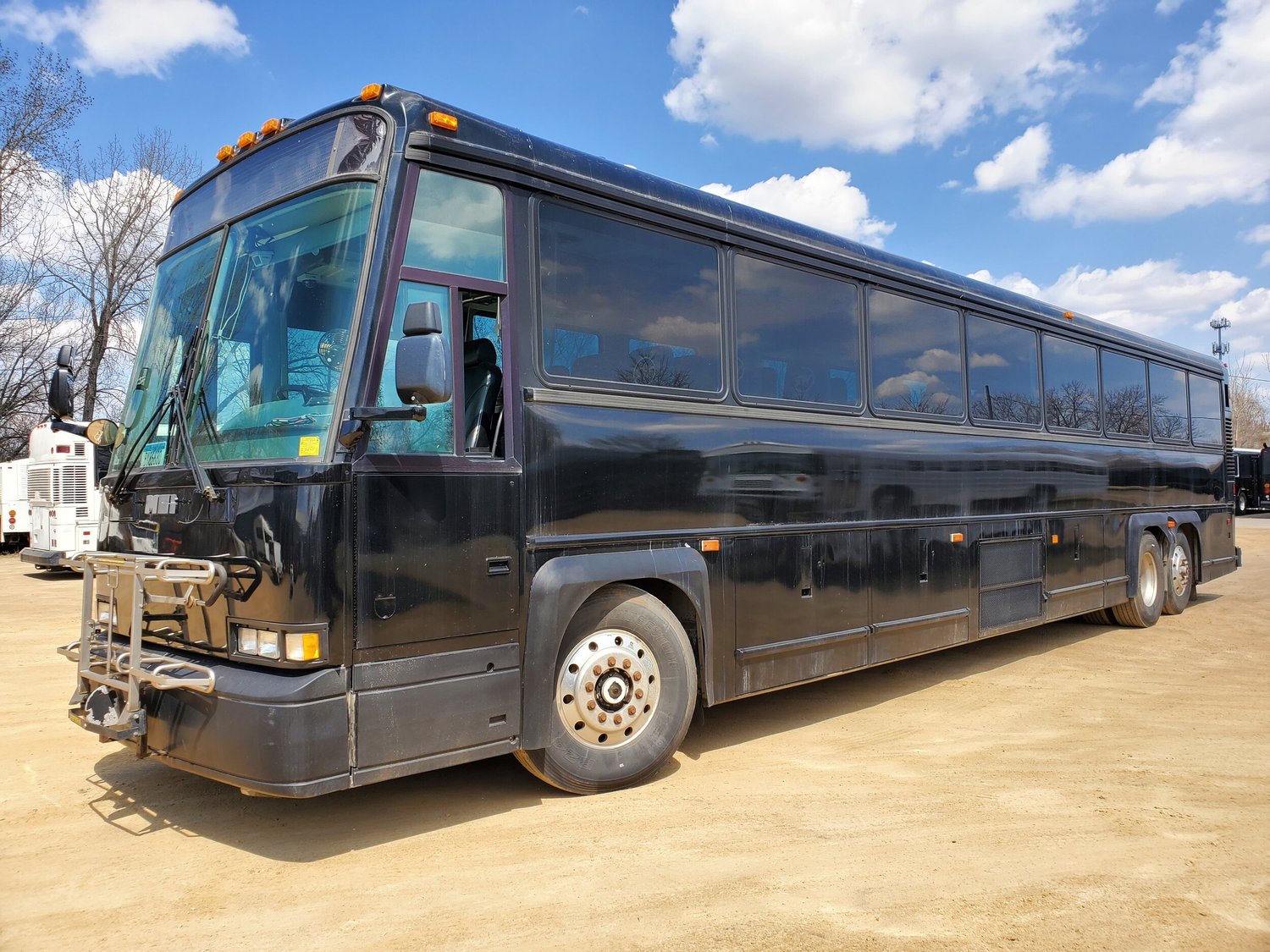 2000 MCI Coach Bus for sale in St Paul MN - photo 3